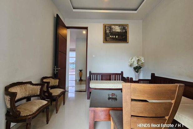 Rumah hook cantik & luas 2 lantai siap huni di Grand Summit