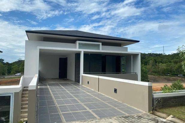 Rumah hook cantik & luas 2 lantai siap huni di Grand Summit
