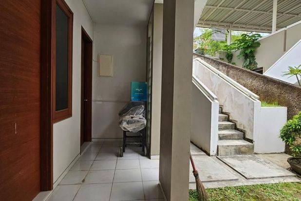 Rumah hook cantik & luas 2 lantai siap huni di Grand Summit