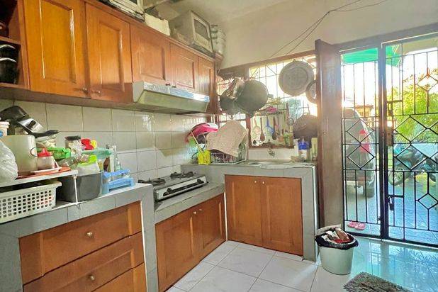 Jual Cepat Rumah Simpang Darmo Permai Selatan 2 Lantai Ada Bonus