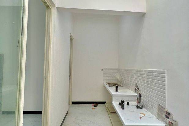 Jual Rumah Baru Mulyosari Utara 2 Lantai Minimalis Hadap Selatan