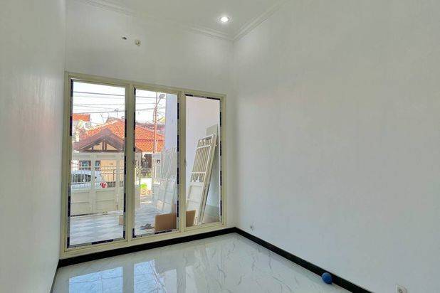 Jual Rumah Baru Mulyosari Utara 2 Lantai Minimalis Hadap Selatan
