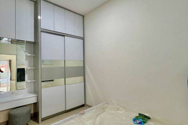 Jual Rumah Sukolilo Dian Regency 1 Full Renov 1,5 Lt Semi Furnish