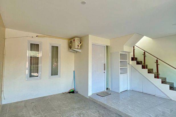 Sewa Rumah Sukolilo Dian Regency 1 Full Renov 1,5 Lt Semi Furnish