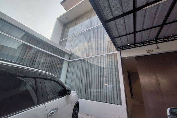 Dijual Rumah Bagus di Cibogo Sarijadi. Dekat Tol Pasteur dan Universitas Maranatha