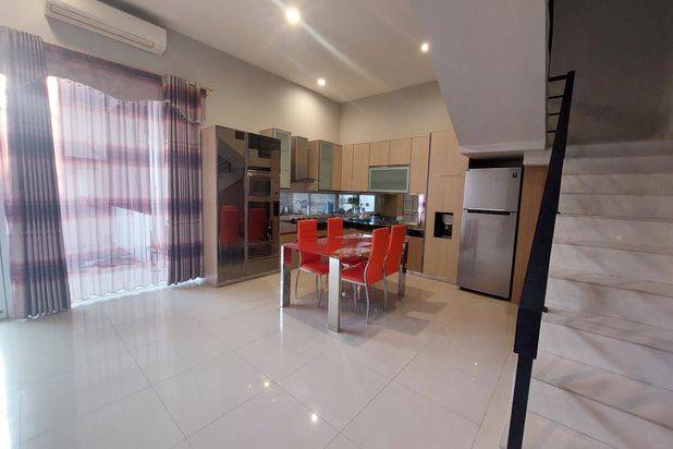 Dijual Rumah Bagus di Cibogo Sarijadi. Dekat Tol Pasteur dan Universitas Maranatha