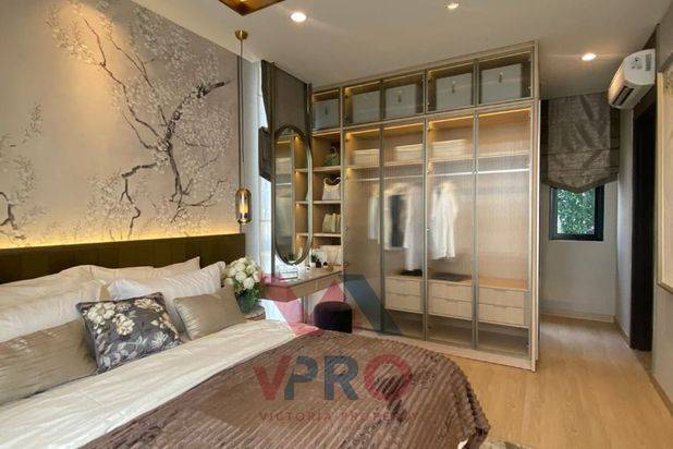 Dijual Rumah 3 Lantai New Cluster Viola Residence Type 8, Summarecon Crown Gading, Bekasi, Jawa Barat