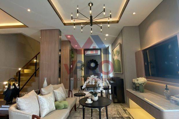 Dijual Rumah 3 Lantai New Cluster Viola Residence Type 8, Summarecon Crown Gading, Bekasi, Jawa Barat