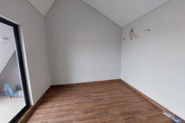 Dijual Rumah 3 Lantai New Cluster Viola Residence Type 5 Harga Mulai 1m an, Summarecon Crown Gading, Bekasi, Jawa Barat