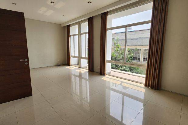 Disewakan Murah Town House Premium The Kew Residence Include 8 Ac, Kelapa Gading 028