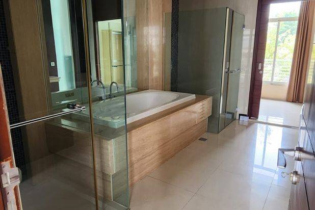 Disewakan Murah Town House Premium The Kew Residence Include 8 Ac, Kelapa Gading 028
