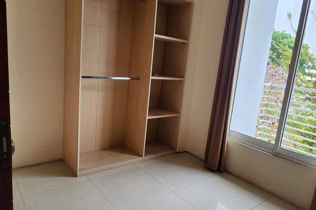 Disewakan Murah Town House Premium The Kew Residence Include 8 Ac, Kelapa Gading 028