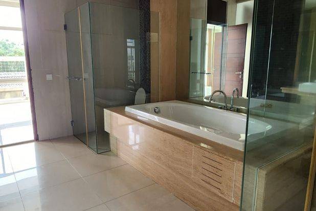 Disewakan Murah Town House Premium The Kew Residence Include 8 Ac, Kelapa Gading 028