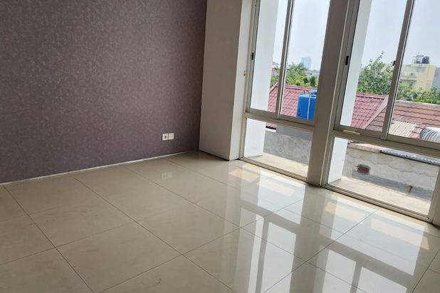 Disewakan Murah Town House Premium The Kew Residence Include 8 Ac, Kelapa Gading 028