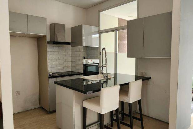 Disewakan Murah Town House Premium The Kew Residence Include 8 Ac, Kelapa Gading 028