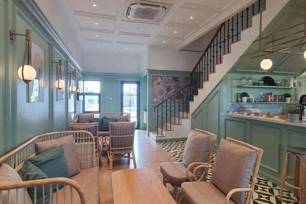 Dijual Hunian Mewah Ruko Maison De Wisteria 3 Lantai, Metland Menteng, Cakung, Jakarta Timur