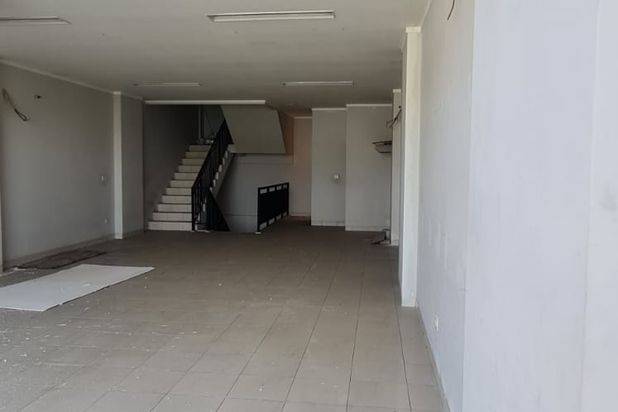 Dijual Cepat Ruko Emerald 3 Lantai Lebar 6x17 Siap Pakai Lokasinya Strategis, Bekasi 029