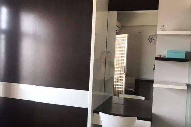 1 BR Ada Ruang Tamu Apartemen Metropolis Furnish Dekat Ubaya