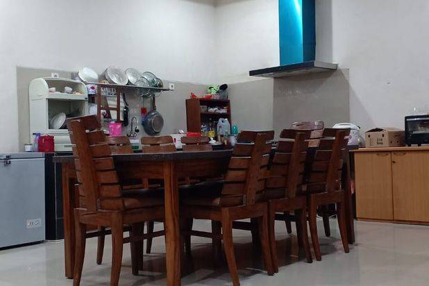 Rumah Kondisi Semi Furnish, Hadap Selatan, Siap Huni di Premier Pavilion Kalideres