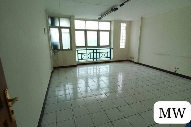 Ruko di Taman Palem Lestari, Lokasi Strategis, Bangunan Bagus, Siap Pakai