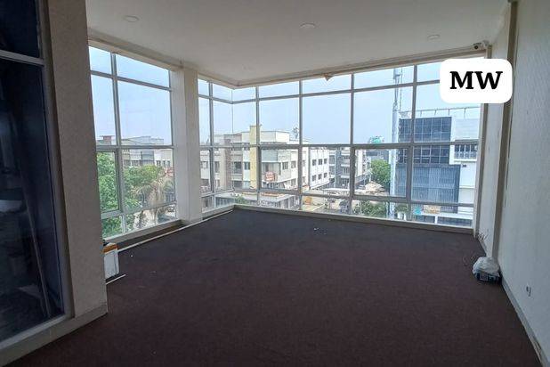 Ruko di Palm Crown Area Taman Surya 5, Hadap Timur Laut, Sudah Renov