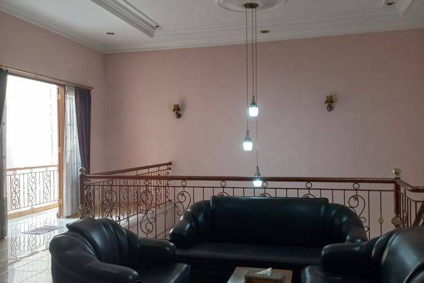 Rumah Mewah Boulevard di Taman Surya Siap Huni