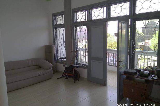Dijual Ruko Raya Dharmawangsa Gubeng Surabaya Ron.a1256