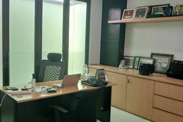 Gudang Dan Kantor di Dalam Komplek Batununggal
