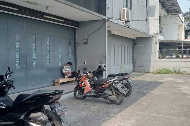 Gudang Dan Kantor di Dalam Komplek Batununggal
