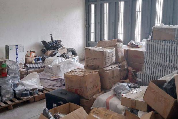 Gudang Dan Kantor di Dalam Komplek Batununggal