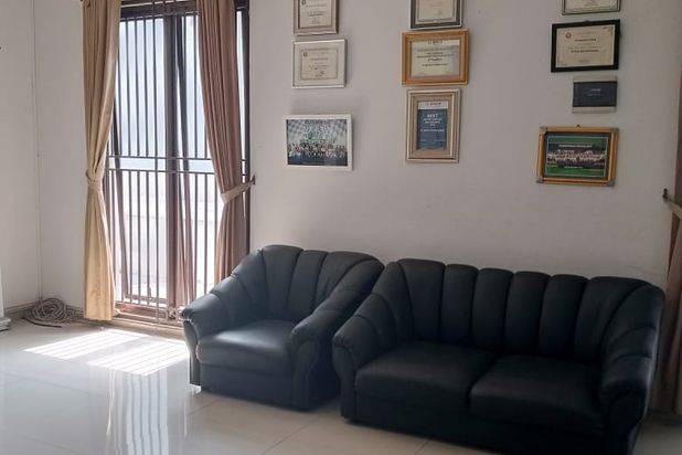 Gudang Dan Kantor di Dalam Komplek Batununggal