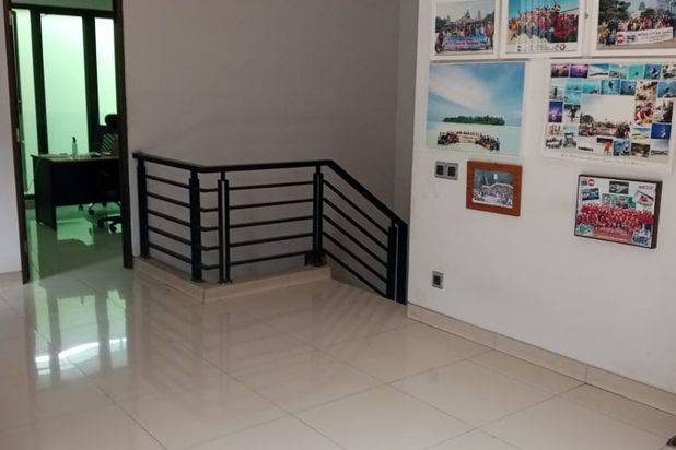 Gudang Dan Kantor di Dalam Komplek Batununggal