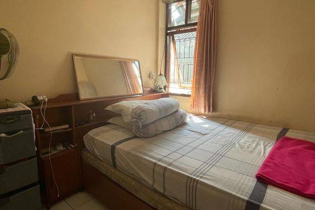 Rumah Tinggal + 4 Kios + Paviliun di Sayap Kiaracondong