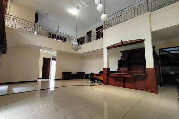 Rumah Luas Lux di Jl Kembar Timur Sayap Bkr Sriwijaya