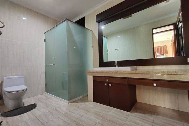 Rumah Luas Lux di Jl Kembar Timur Sayap Bkr Sriwijaya