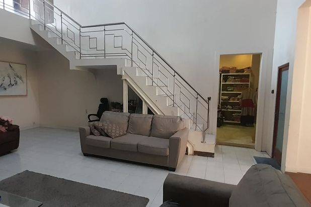 Rumah Bisa Untuk Kantor Atau Usaha Lain Sayap Buah Batu Turangga