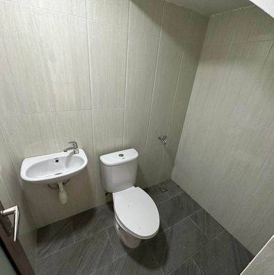 Dijual Rumah 2 Lantai Azure Bay Kosongan Full Renov