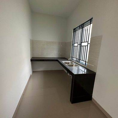 Dijual Rumah 2 Lantai Azure Bay Kosongan Full Renov