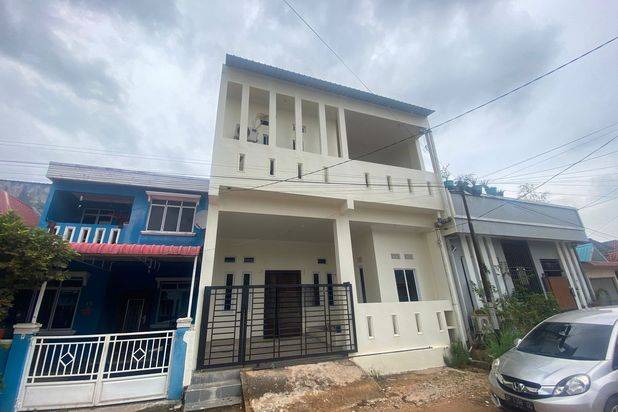 Dijual Rumah Goldenland Batam Center 2 Lantai Siap Huni