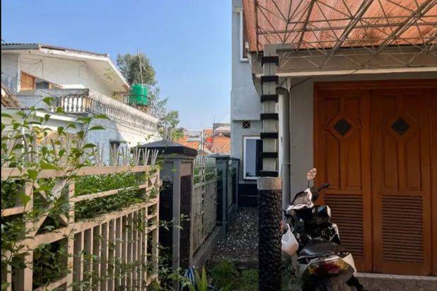 Rumah Luas Area Dekat Puridago Antapani Bandung