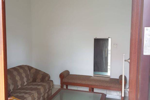 Rumah Asri Semi Furnished di Komp Setra Duta, Bandung