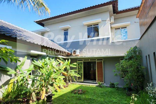 Rumah Hoek 2 Lantai di Cluster Favorite Bagus hadap Selatan