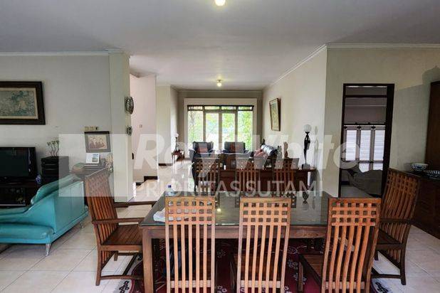 Rumah Hoek 2 Lantai di Cluster Favorite Bagus hadap Selatan