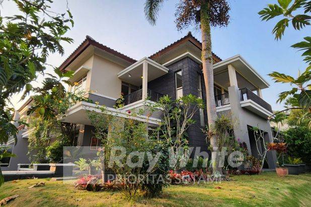 Rumah Hoek 2 Lantai di Cluster Favorite Bagus hadap Selatan
