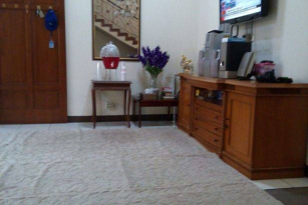 Dijual murah Rumah Bagus 2 Lantai mainroad nego abis