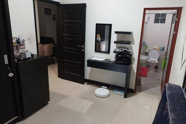 Dijual Rumah di Puri Cipageran, 2 Lantai Bagus SHM Timur
