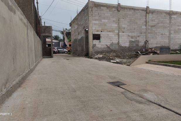 Di rumah cluster dekat dengan stasiun dan pintu tol sawangan lokasi strategis dan bebas dari banjir