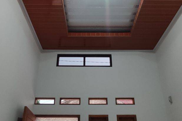 Di rumah cluster dekat dengan stasiun dan pintu tol sawangan lokasi strategis dan bebas dari banjir