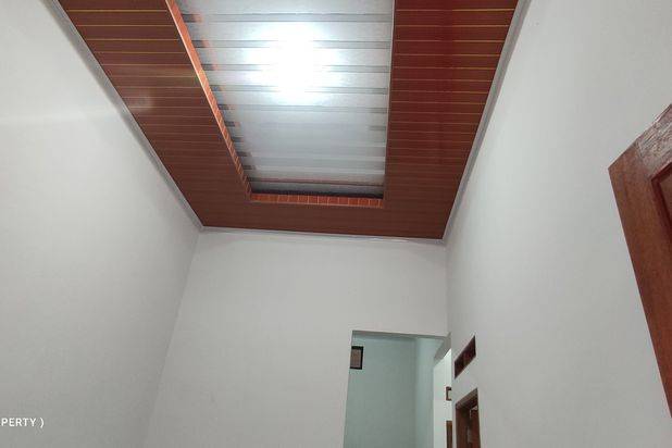 Di rumah cluster dekat dengan stasiun dan pintu tol sawangan lokasi strategis dan bebas dari banjir