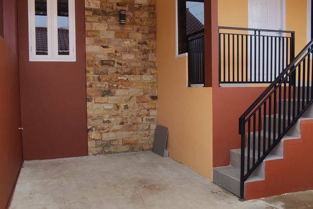 Rumah di jual dekat dengan pintu tol sawangan,stasiun, lokasi strategis dan bebas dari banjir